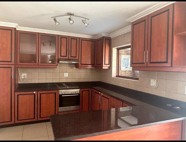 4 BEDROOM PROPERTY TO RENT IN SONEIKE